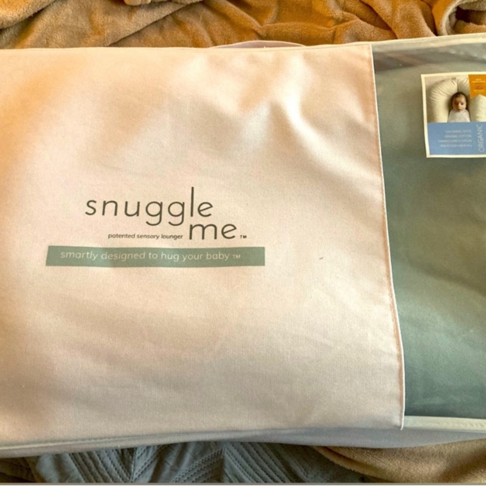 snuggle me organic with mint cover